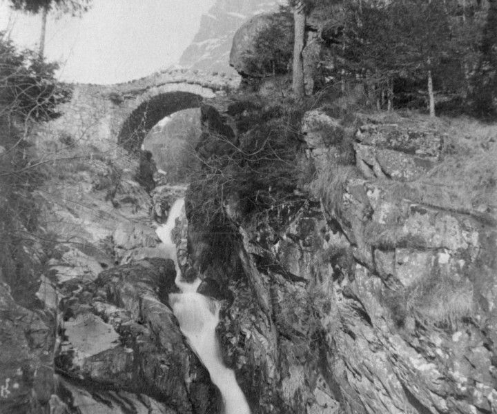 Antico ponte nella valle del Gleno prima del disastro
