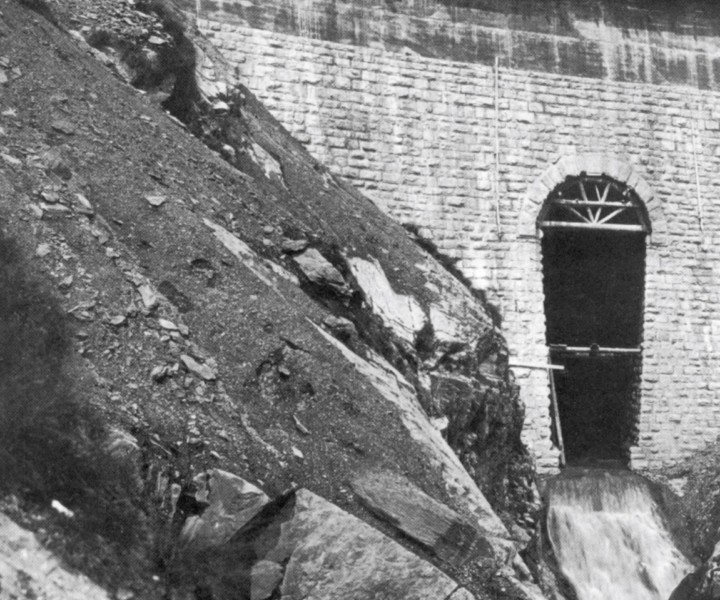 Basi dei piloni sul tampone, viste di fronte