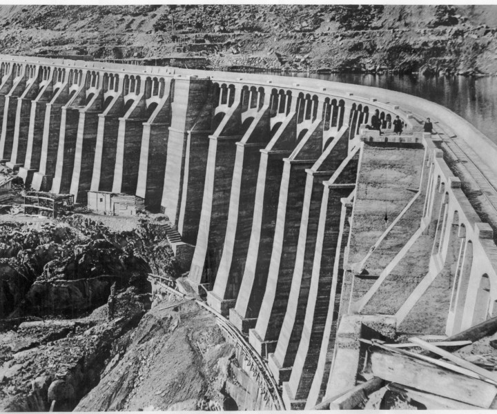 La diga terminata nell'ottobre del 1923 (2)
