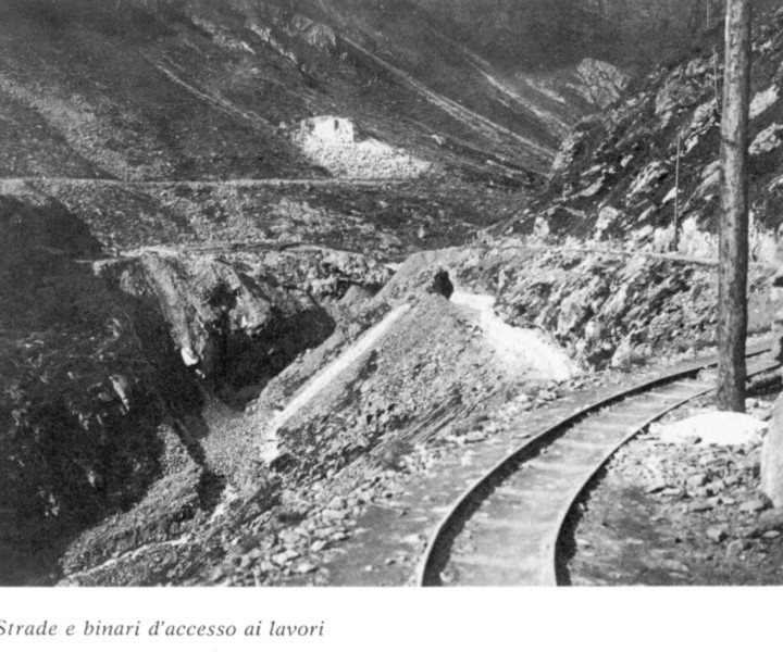 Strada e binari di accesso ai lavori