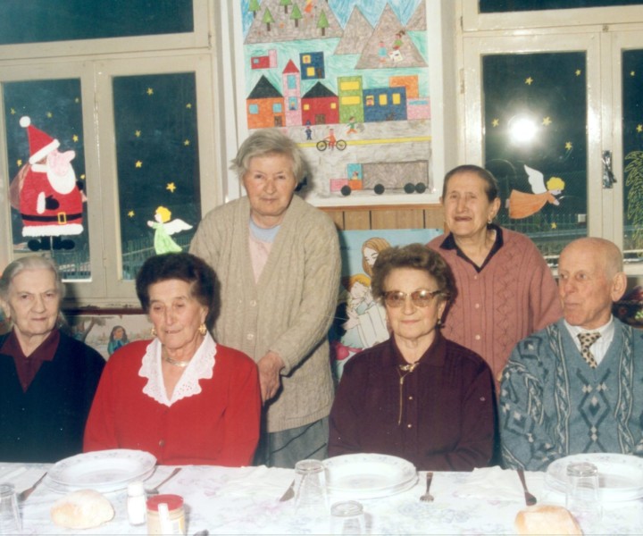 Superstiti di Dezzo il giorno del 75esimo anniversario